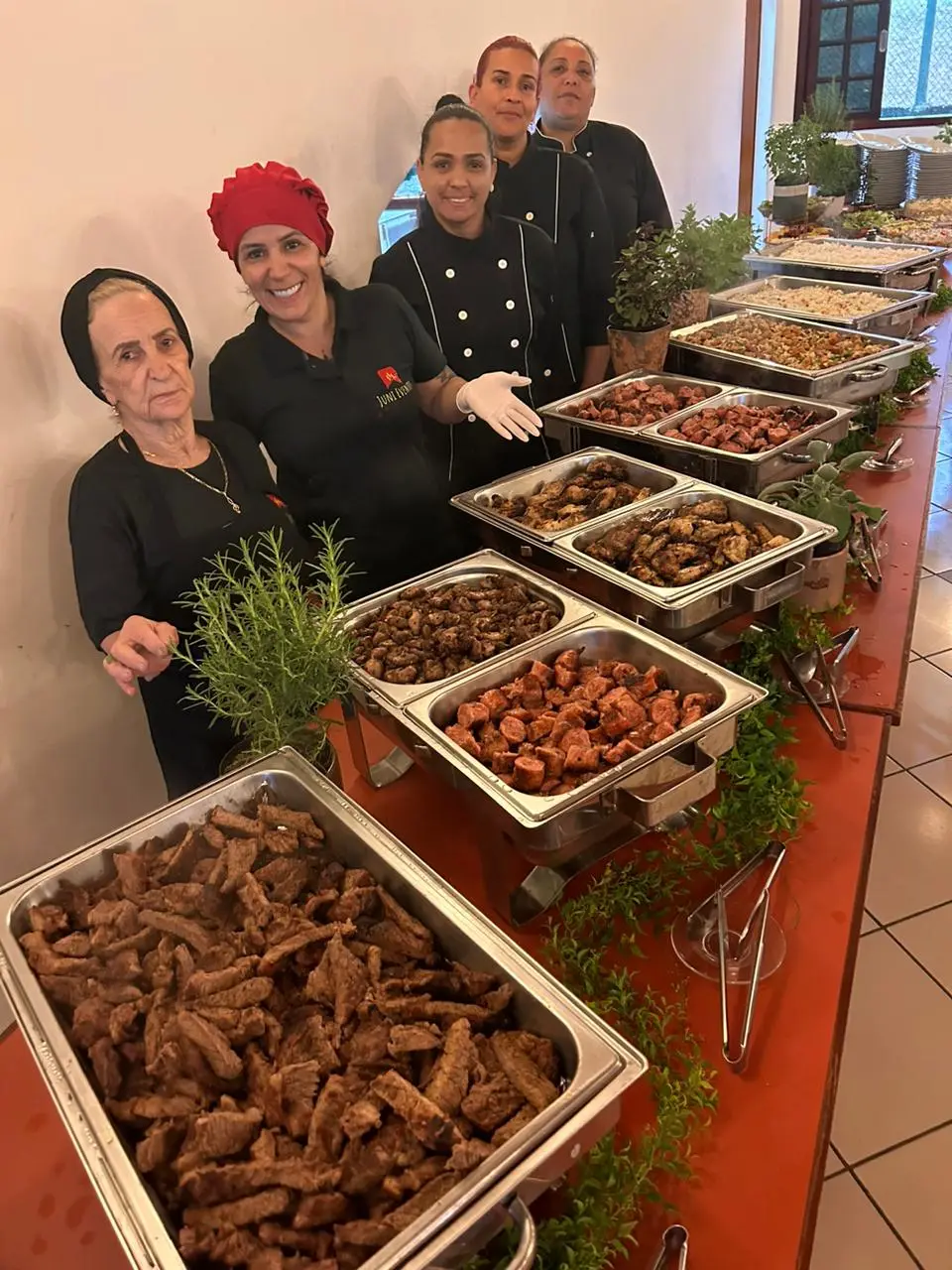 Buffet completo montado pela Juni Eventos